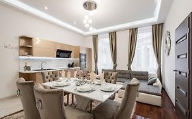 Centrum Opera Luxury Apartment
